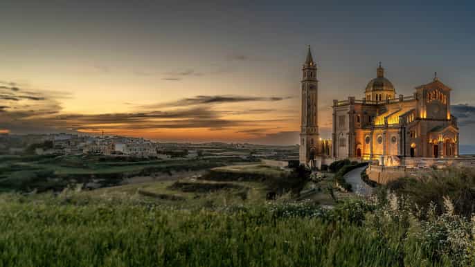 Malta: Gozo Day Trip with Ferry, Lunch, and Bulgarian Guide