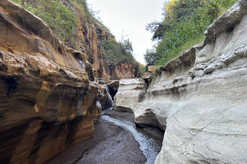Tour in bici a Hell&#039;s Gate e tour in barca sul lago NaivashaTour in bici all&#039;Hell&#039;s Gate e safari in barca sul lago Naivasha