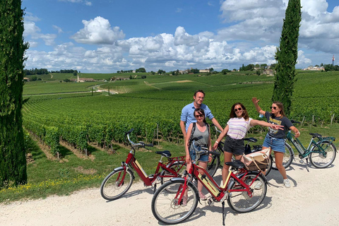 Saint-Emilion Electrical bike tour with gourmet picnic lunch