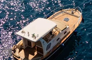 Von Monopoli nach Polignano: Höhlentour mit Focaccia, Prosecco und Schwimmen