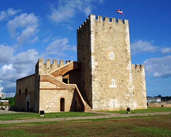 Santo Domingo: Colonial Zone Tour with tasting