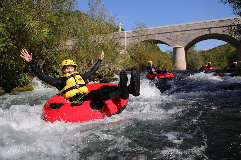 Depuis Split : Descente en chambre à air sur la rivière CetinaDepuis Split : Descente en chambre à air sur la rivière Cetina avec transfert
