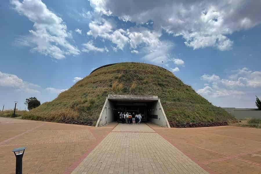 Johannesburg: Geführte Tour zur Wiege der Menschheit mit Transfers. Foto: GetYourGuide Johannesburg: Geführte Tour zur Wiege der Menschheit mit Transfers. Foto: GetYourGuide