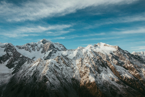 كاتماندو: جولة خاصة بطائرة هليكوبتر في معسكر قاعدة إيفرست