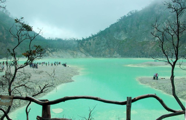 Visit White Crater (with Sunrise Option) and Hot Spring Day Tour in Can Tho