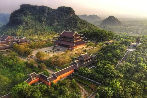 Tour di un giorno con la barca di Trang An, la Pagoda di Bai Dinh e la Grotta di Mua