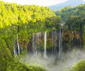 YOGYAKARTA: 4 DAYS 3 NIGHT TUMPAK SEWU WATERFALL,BROMO,IJEN