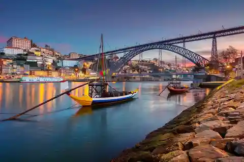 Voordelige privérondleiding door de stad Porto met wijnproeverij (kleine groepen)