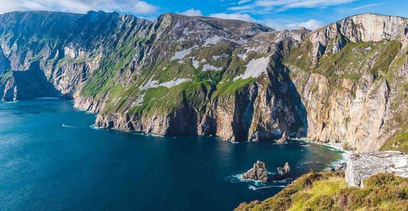 From Belfast: Private Slieve League Cliffs & Derry Tour