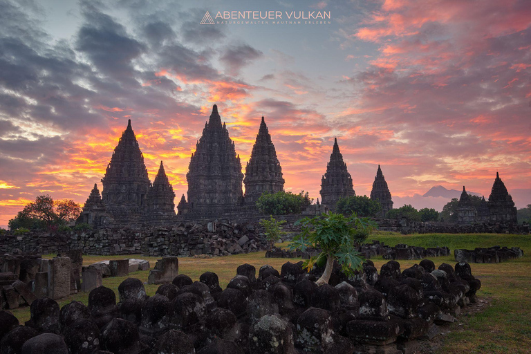 yogyakarta: solnedgång i Prambanan-templet och ramayana-balett