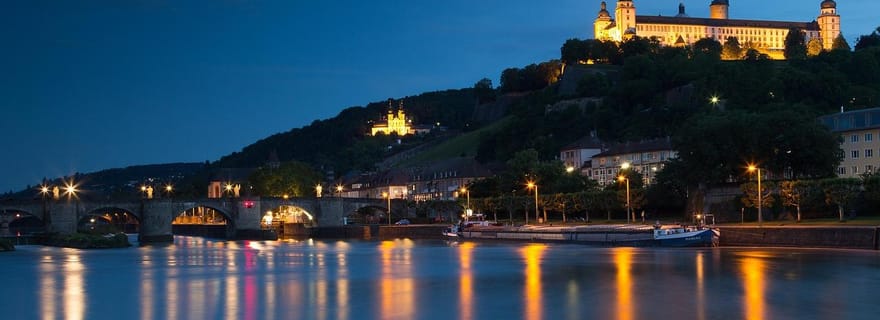 Jeu citadin de Noël à Wurtzbourg, incluant vin chaud et dynamique de groupe