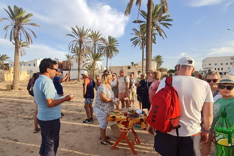 正宗杰尔巴：日落马车之旅和东方小吃正宗杰尔巴岛：日落马车之旅和免费东方小吃