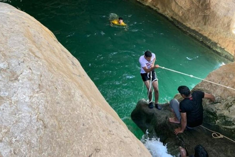 3-Day Oman Adventure: Wadis, Desert Camping & Meals by Guide