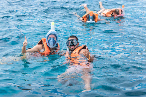 Phuket: Excursión en catamarán rápido por Phi Phi y Maya Bay