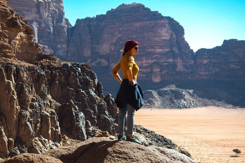 Tour privado de 4 días con 2 noches en PetraTour privado y alojamiento en tienda clásica de Wadi Rum