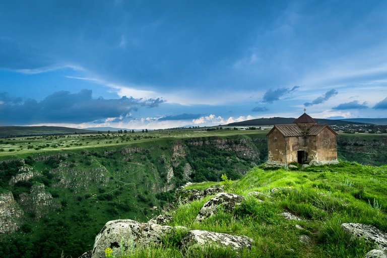 From Tbilisi to Dashbashi Canyon and the Diamond BridgeНика