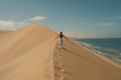 Walvis Bay: Full Day of Sandwich Harbour with Beach Lunch
