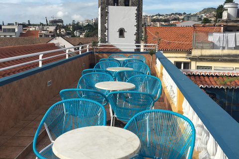 Funchal: Walking Food Tour with Local Guide