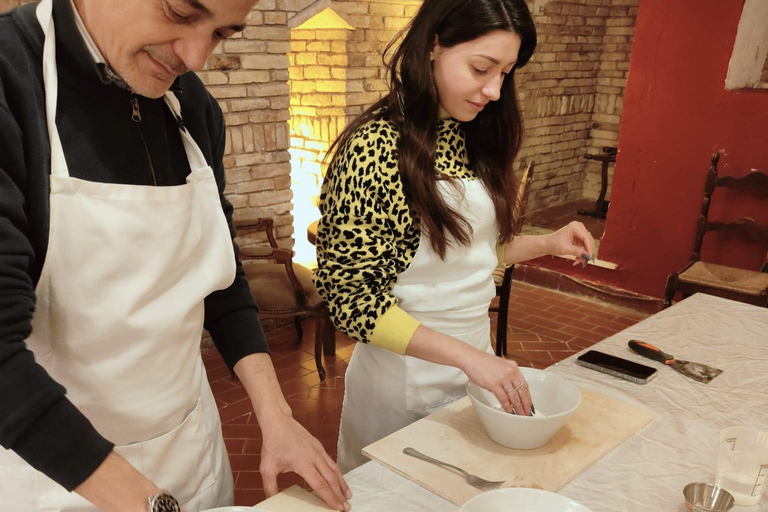 Roma: Clase de Fettucine y Tiramisú cerca de la Plaza de España