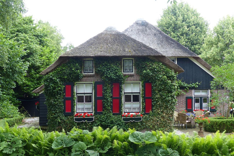 Amsterdam: Zaanse Schans and Giethoorn Guided Combo Tour
