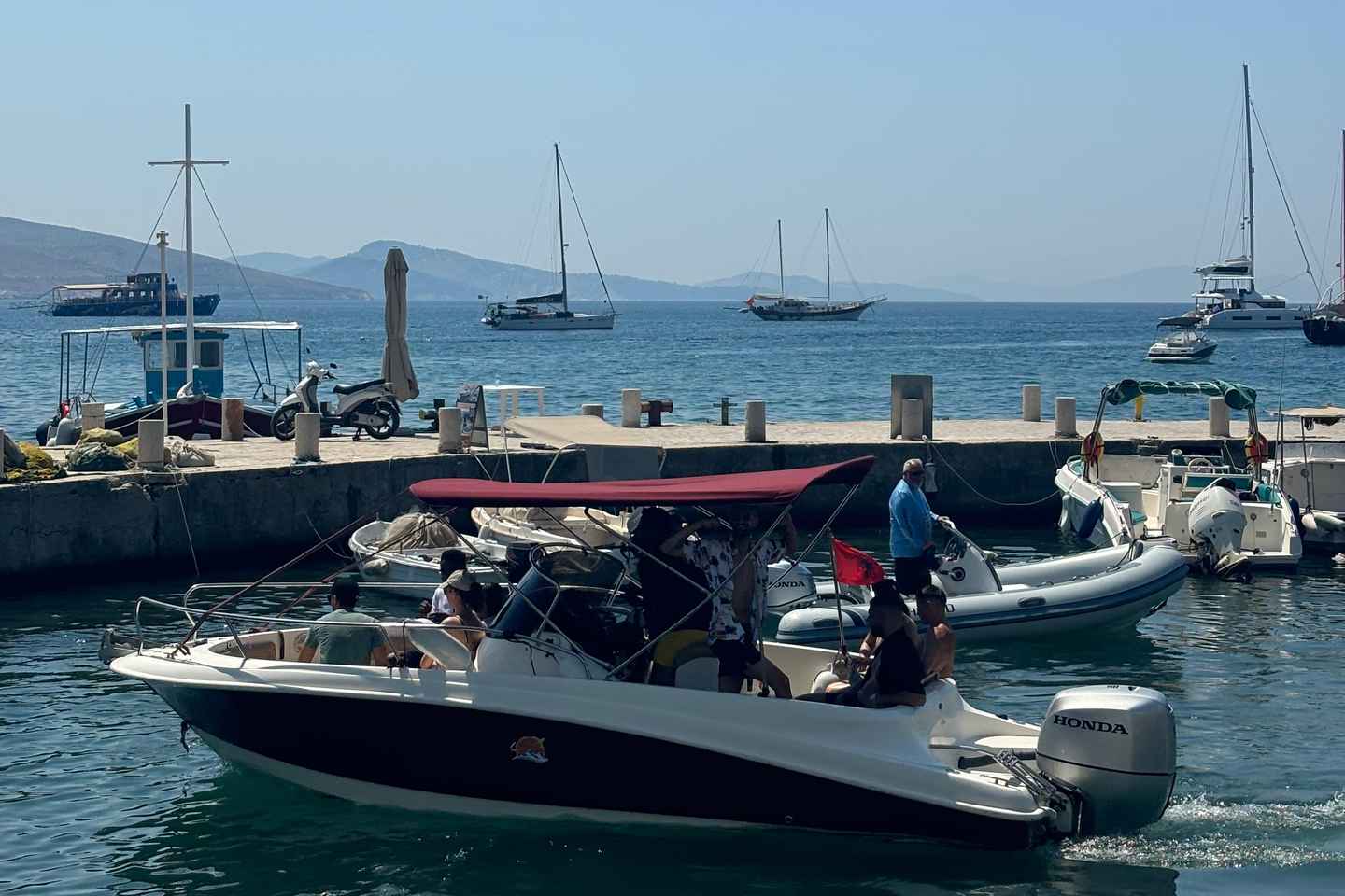 Sarandë: Boat Tour to North side of Sarandë
