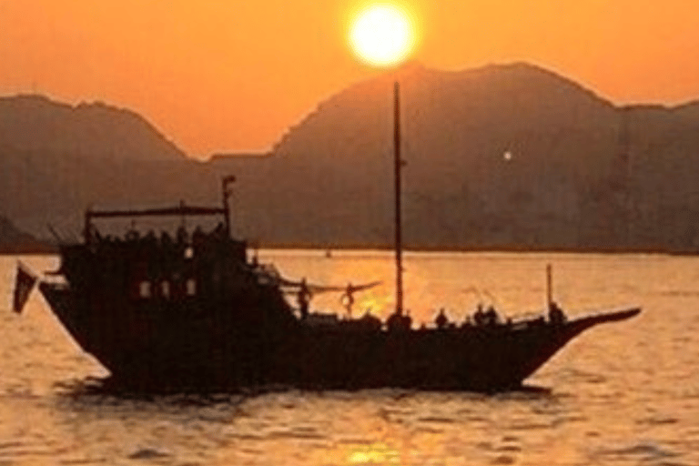 Dhow cruise bij zonsondergang in Muscat