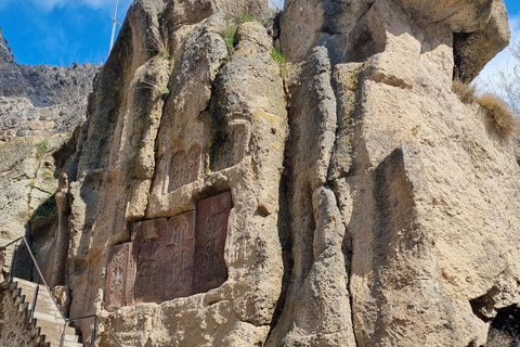 Ereván: Templo de Garni, Monasterio de Geghard y Lago Sevan