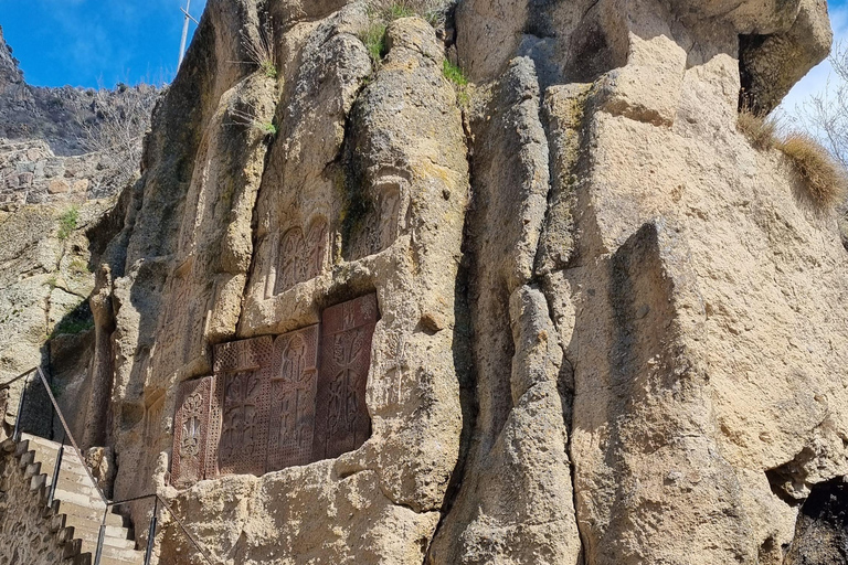 Ereván: Templo de Garni, Monasterio de Geghard y Lago Sevan