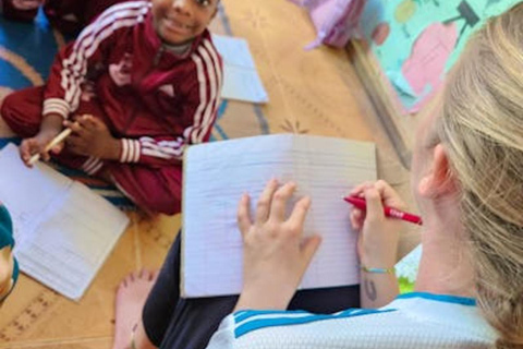 Zanzíbar: visita a una escuela local con participación en claseZanzíbar: tour por una escuela local con participación en clase