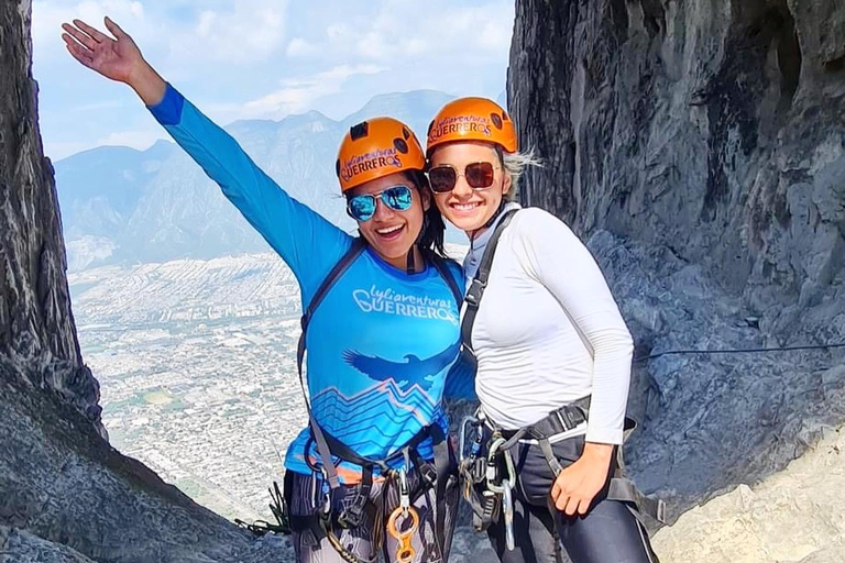 Nido de Aguiluchos : randonnée, rappel et photos à couper le souffleNido de Aguiluchos : Randonnée, descente en rappel et photos à couper le souffle