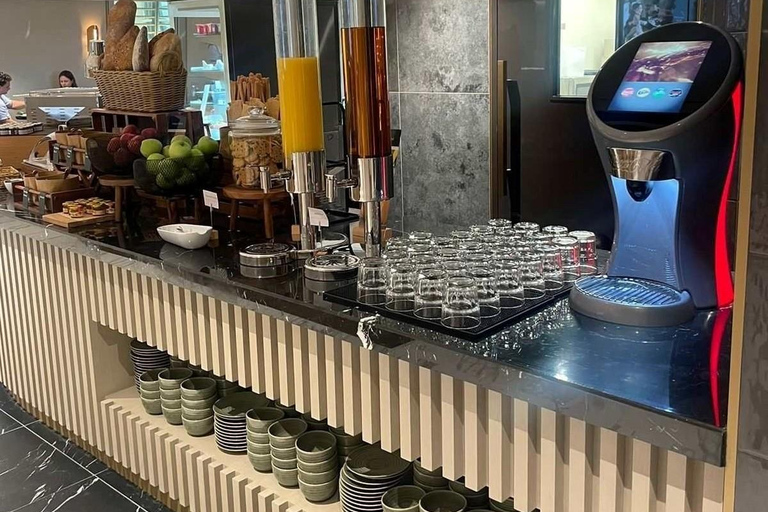 AUH Abu Dhabi International Airport: Pearl Lounge Terminal A International Departure: Pearl Lounge