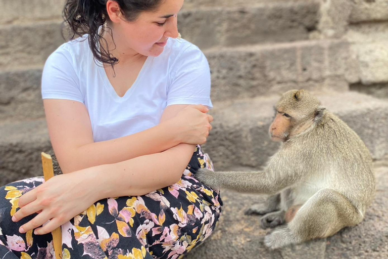 From Bangkok: Monkey Lopburi and Ayutthaya Day Trip