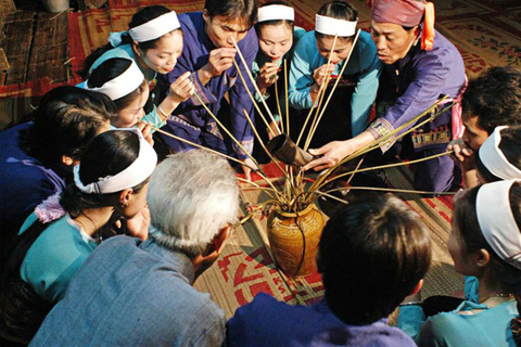 Ab Hanoi: Mai Chau 2-tägige Premium Gruppen Tour