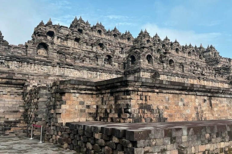 Excursión a la Colina del Amanecer de Borobudur, el Volcán Merapi y Prambanan