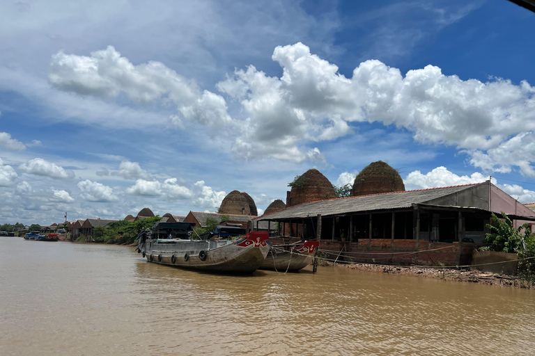 2-Day Mekong Delta Private Tour: Vinh Long, Can Tho & Sa Dec