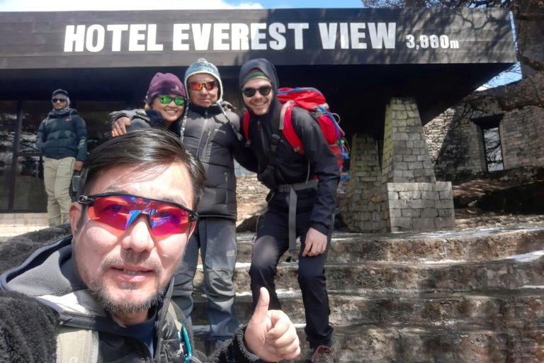 Everest Drie Passen Trek - 17 Dagen, Kosten, Gids, Kamer.Everest Drie Passen Trek - 17 Dagen Volledig pakket .