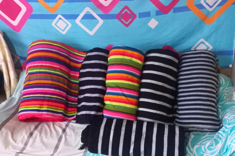 Quito Historic Center: Poncho Museum & Finger Painting Workshop & Souvenir Quito's Historic Center: Poncho Museum, Finger Painting Workshop, and Souvenir