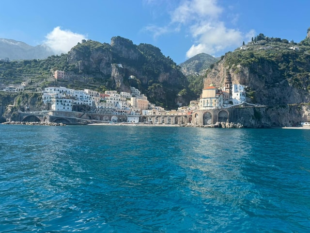 Premium-Tour durch Sorrent, Positano und Amalfi mit Boot ab Neapel