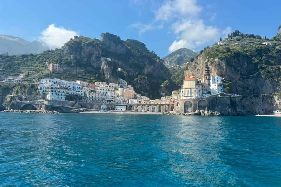 Premium-Tour durch Sorrent, Positano und Amalfi mit Boot ab Neapel. Foto: GetYourGuide Premium-Tour durch Sorrent, Positano und Amalfi mit Boot ab Neapel. Foto: GetYourGuide
