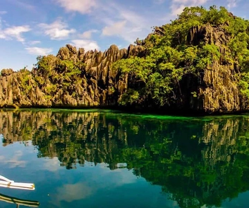Coron: Complete Island Hopping Guided Tour with Lunch