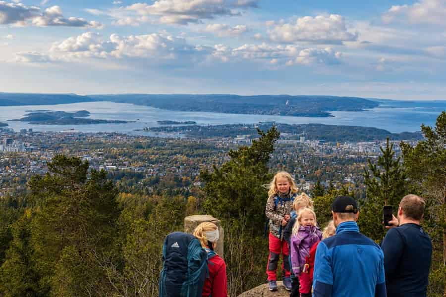 Oslo: Verstecktes Highlight – Wanderung mit Panoramablick, Waffeln & Brunost. Foto: GetYourGuide Oslo: Verstecktes Highlight – Wanderung mit Panoramablick, Waffeln & Brunost. Foto: GetYourGuide