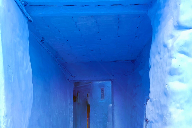 Au départ de Fès : Chefchaouen Excursion d&#039;une journée avec chauffeur pour un groupe de 8 personnes