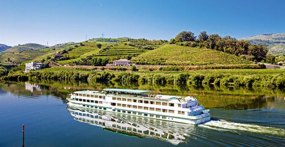 Porto: Douro Valley Wine Tour mit Mittagessen, Verkostungen und Kreuzfahrt