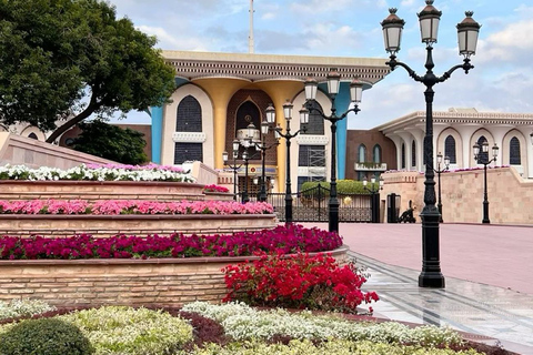 Muscat: City Tour with local guide and Pickup & drop off