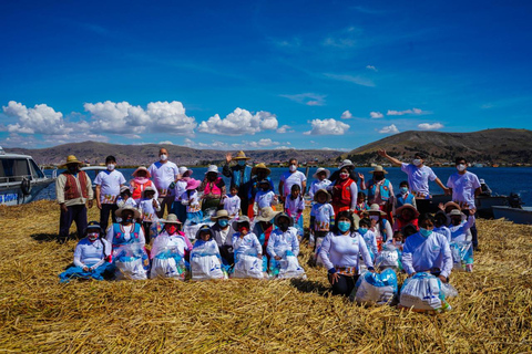 Visite aux îles flottantes des Uros et de Taquile 1 journée