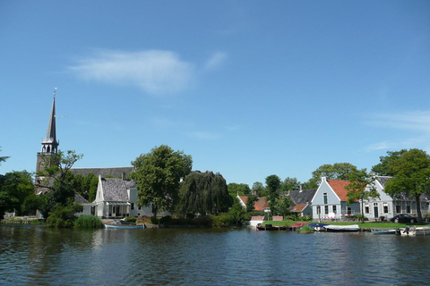 Whisperboatuthyrning i vackert område nära Amsterdam