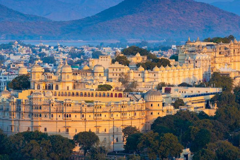 Depuis Udaipur : Visite touristique privée de la ville d'Udaipur en voiture