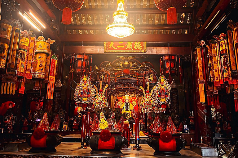 Small Group Bangkok Tour: Street Food, Markets and Temples