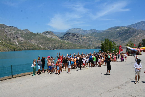 Alanya: Excursão Mix em autocarro Cabrio, Lion Safari, passeio de barco com almoçoAlanya: Excursão mista em autocarro Cabrio, Lion Safari, passeio de barco com almoço
