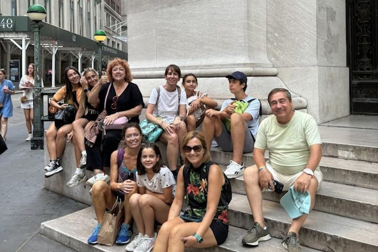 New York: Walk in the Financial District from Wall Street to El Toro